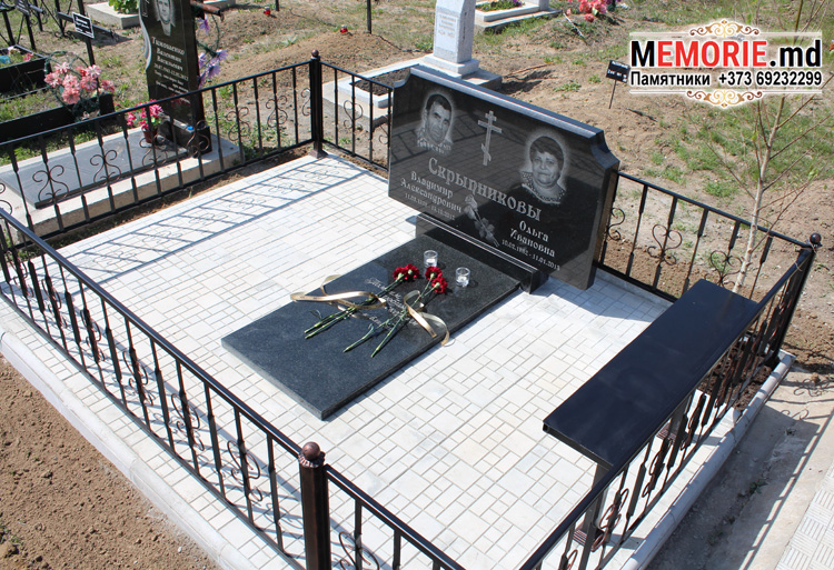 Двойной гранитный памятник на могилу