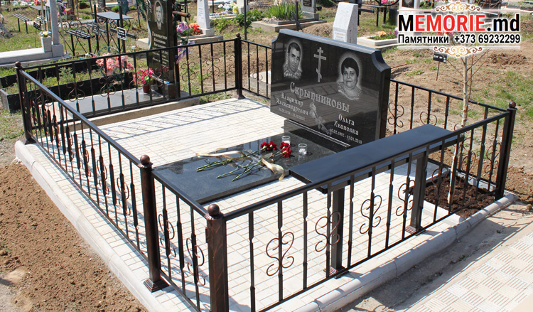 Двойной гранитный памятник на могилу