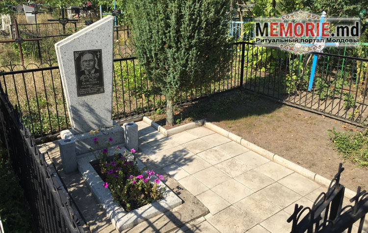Возложение цветов к могиле Бельцы Молдова